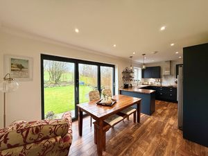 Photo 8- click for photo gallery